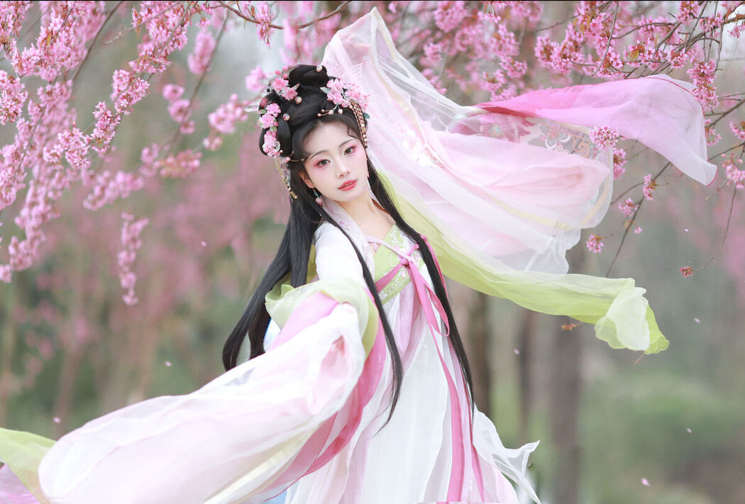 YiTuYu艺图语 Vol.6626 Qian Yue