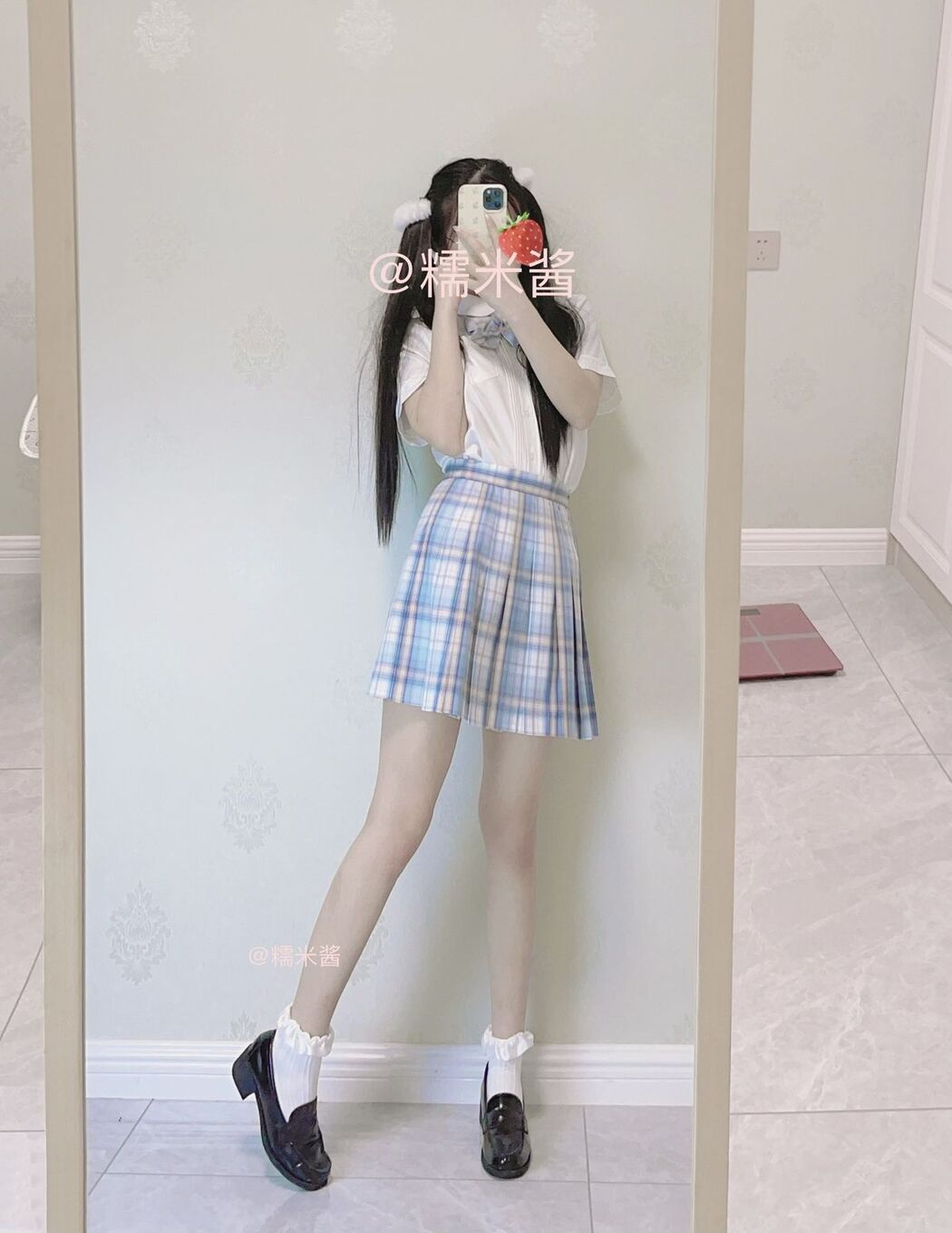 Coser@糯米酱 – 白虎美乳福利姬私拍自慰 Part6 (46P)