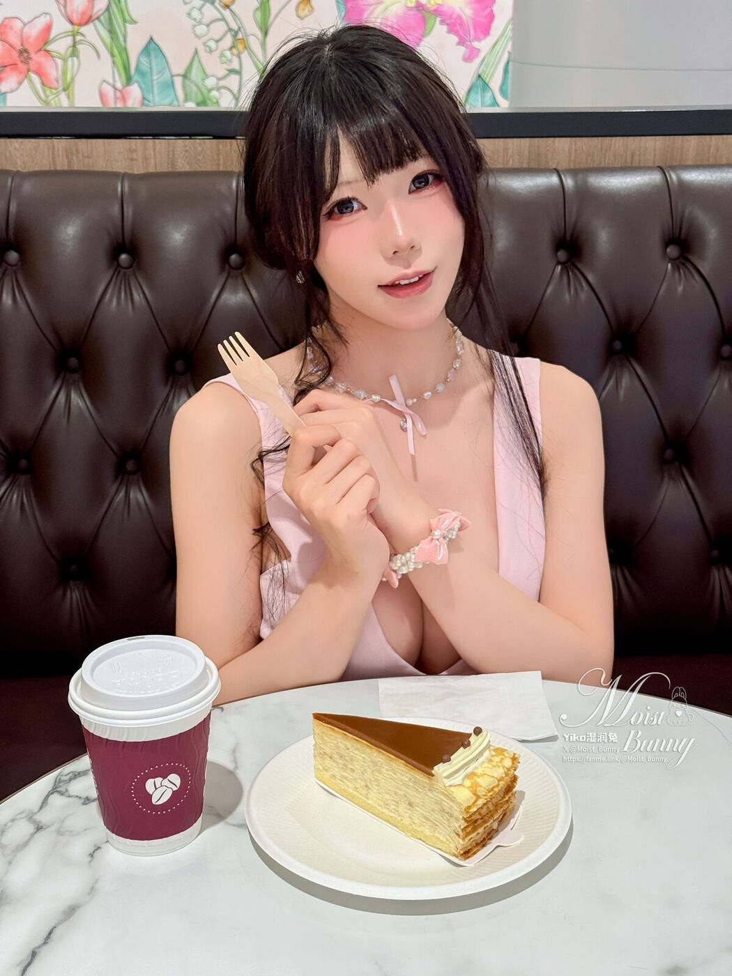 Coser@黏黏团子兔 – 04月作品 决胜内衣 脸红的思春期 Part02 (53P)