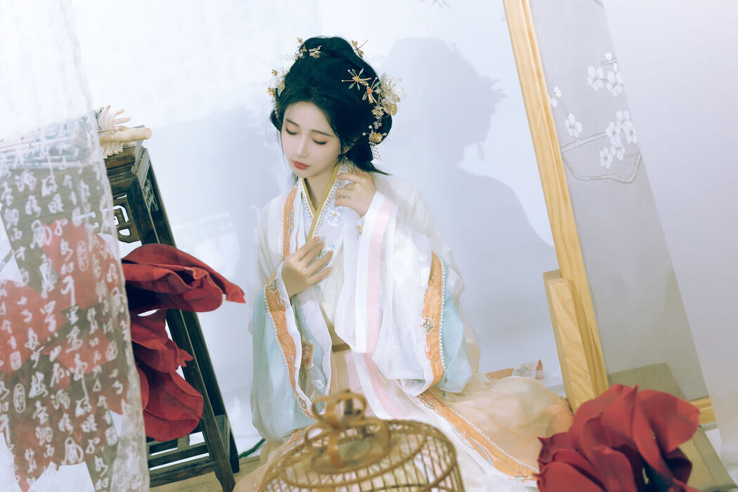 YiTuYu艺图语 Vol.6689 Qi Luo Sheng De Xiao Su Su