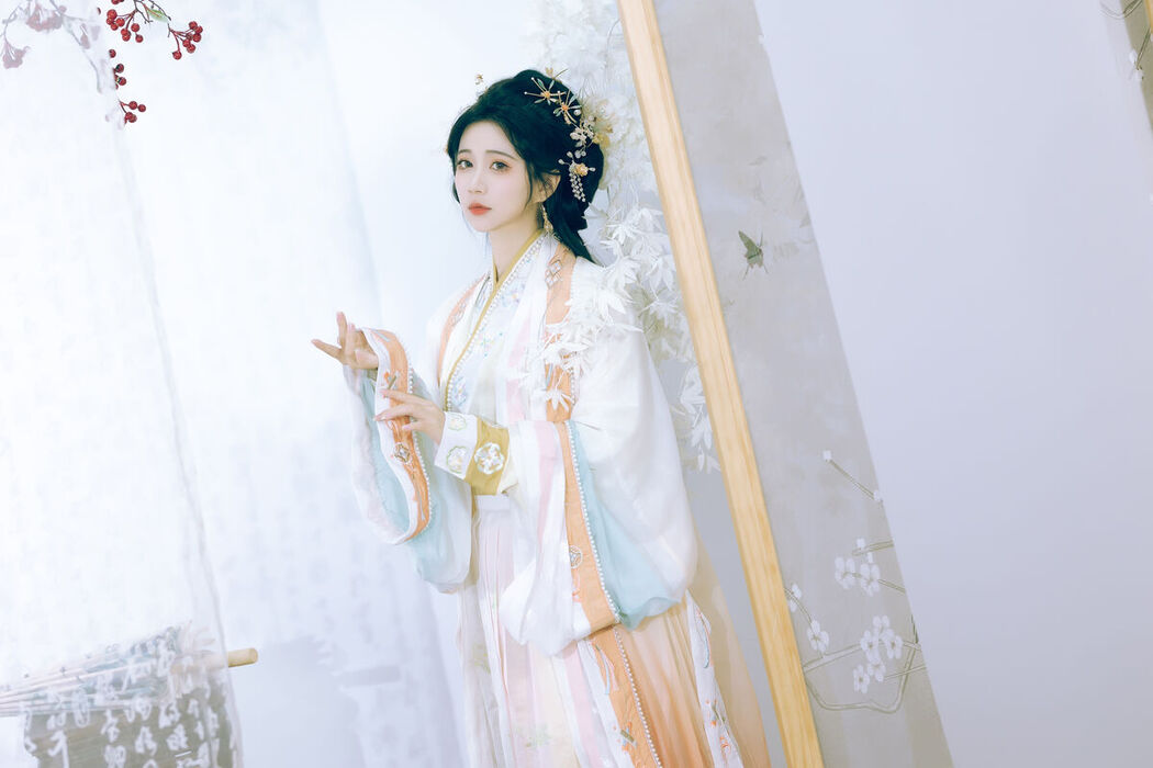 YiTuYu艺图语 Vol.6689 Qi Luo Sheng De Xiao Su Su