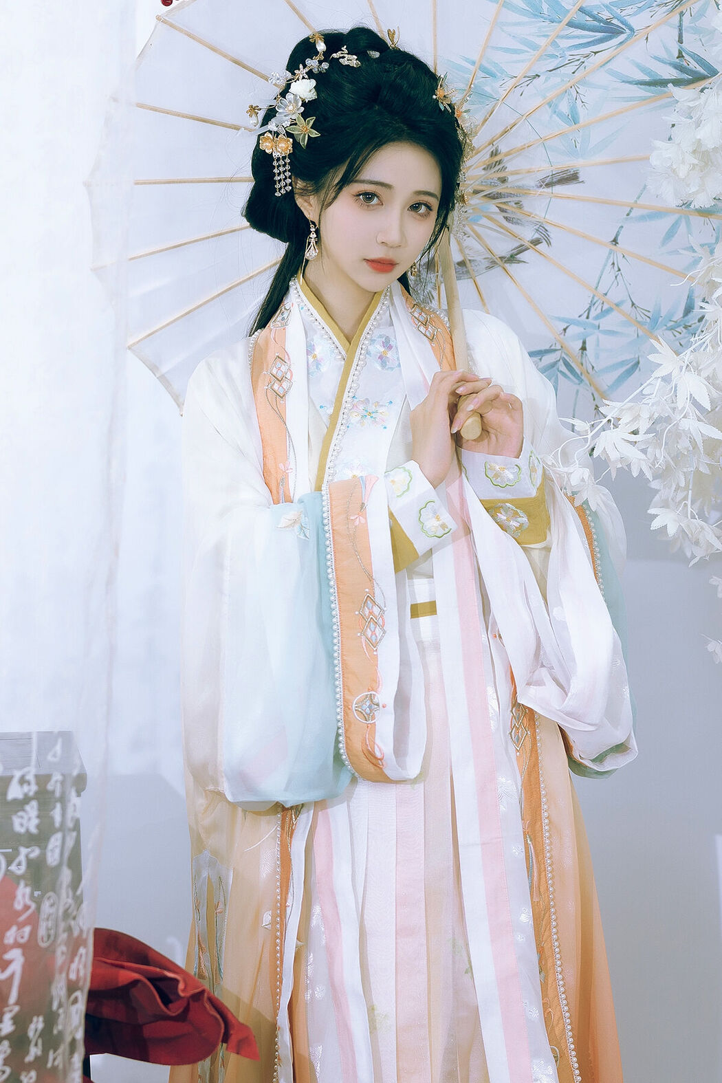 YiTuYu艺图语 Vol.6689 Qi Luo Sheng De Xiao Su Su Cover Photo