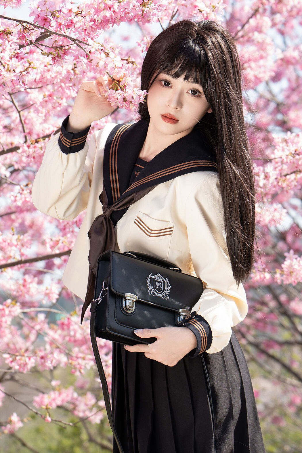 YiTuYu艺图语 Vol.6719 An Qi Bu Chi Xiang Gu Cover Photo
