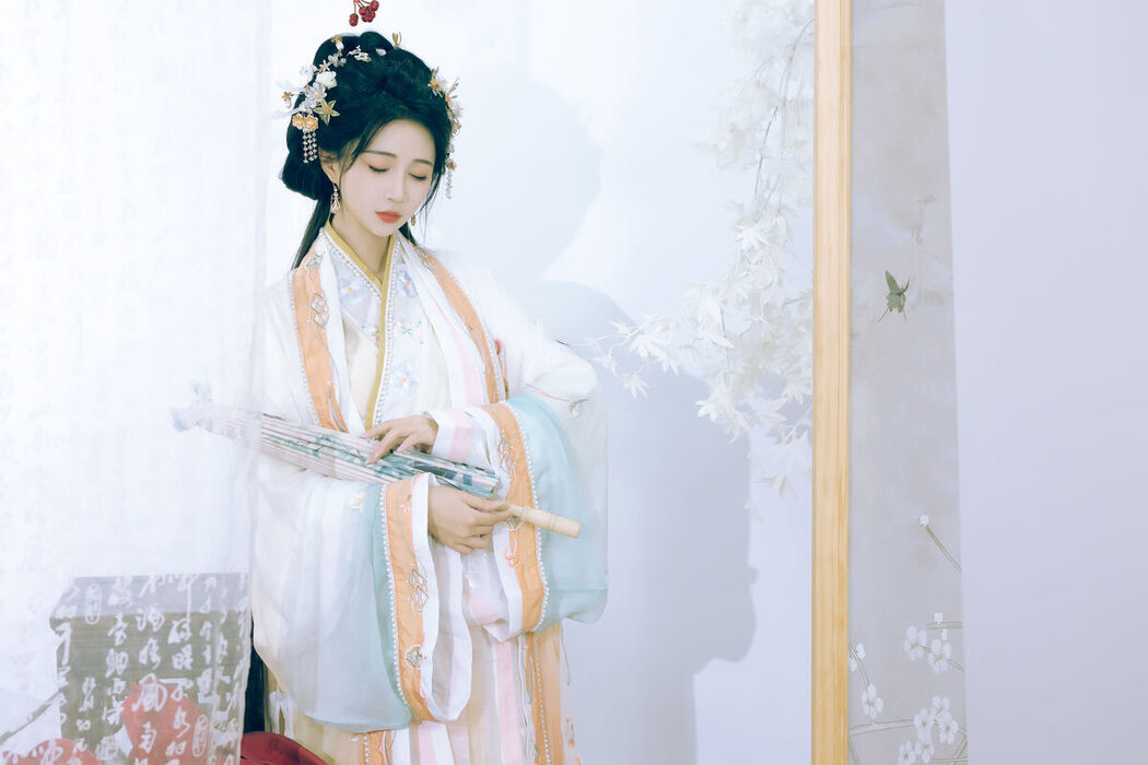YiTuYu艺图语 Vol.6689 Qi Luo Sheng De Xiao Su Su