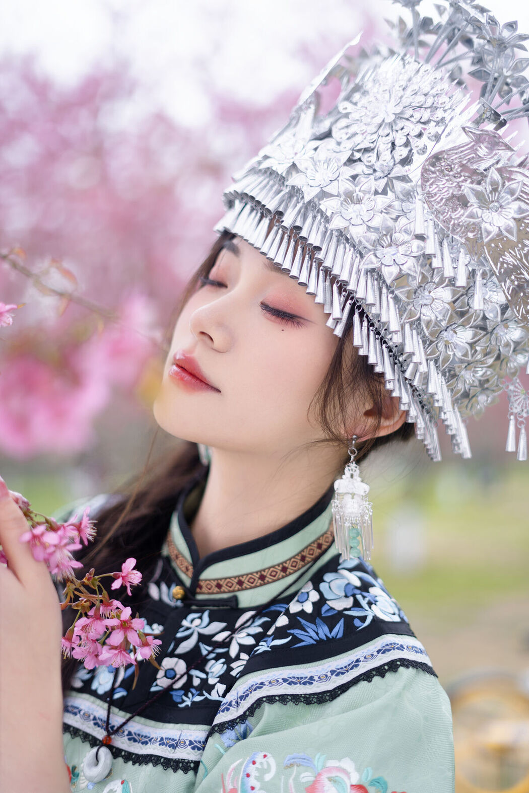 YiTuYu艺图语 Vol.6686 Yan Zi Shi Dong Dong Ya