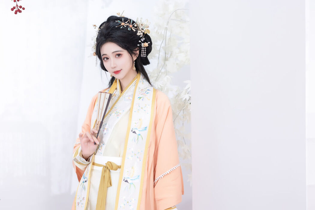 YiTuYu艺图语 Vol.6675 Qi Luo Sheng De Xiao Su Su