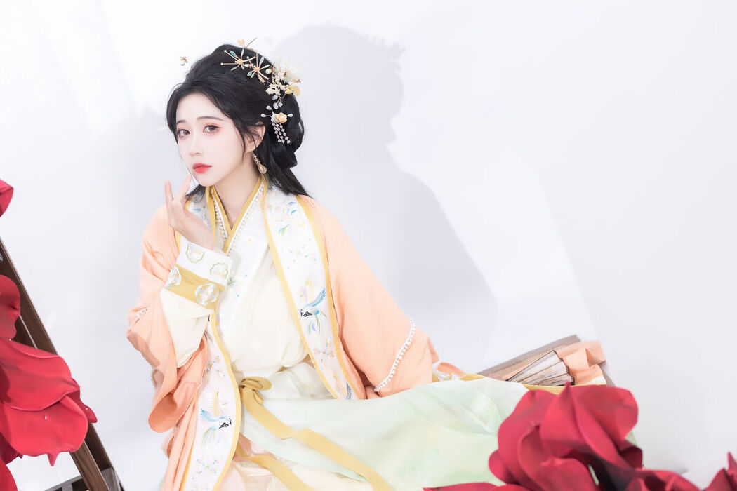 YiTuYu艺图语 Vol.6675 Qi Luo Sheng De Xiao Su Su
