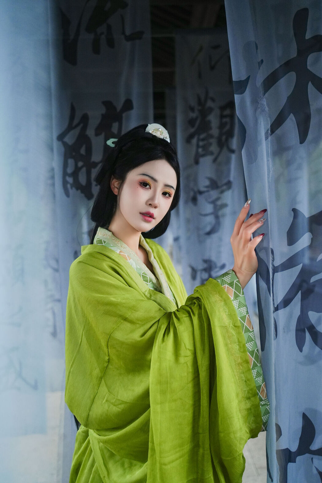 YiTuYu艺图语 Vol.6727 Shi Yue Bai Ya