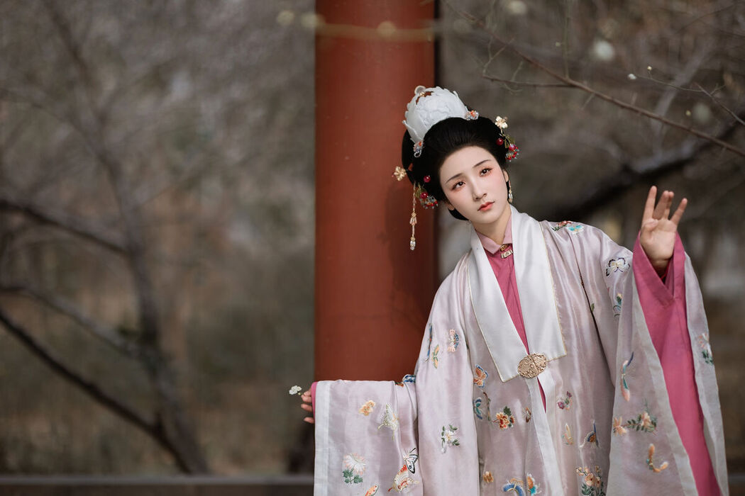 YiTuYu艺图语 Vol.6730 Zhi Yu Qian Deng