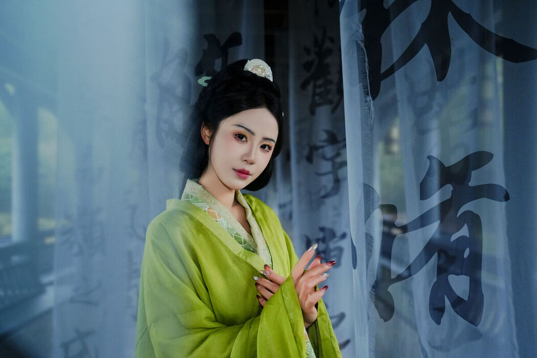 YiTuYu艺图语 Vol.6727 Shi Yue Bai Ya