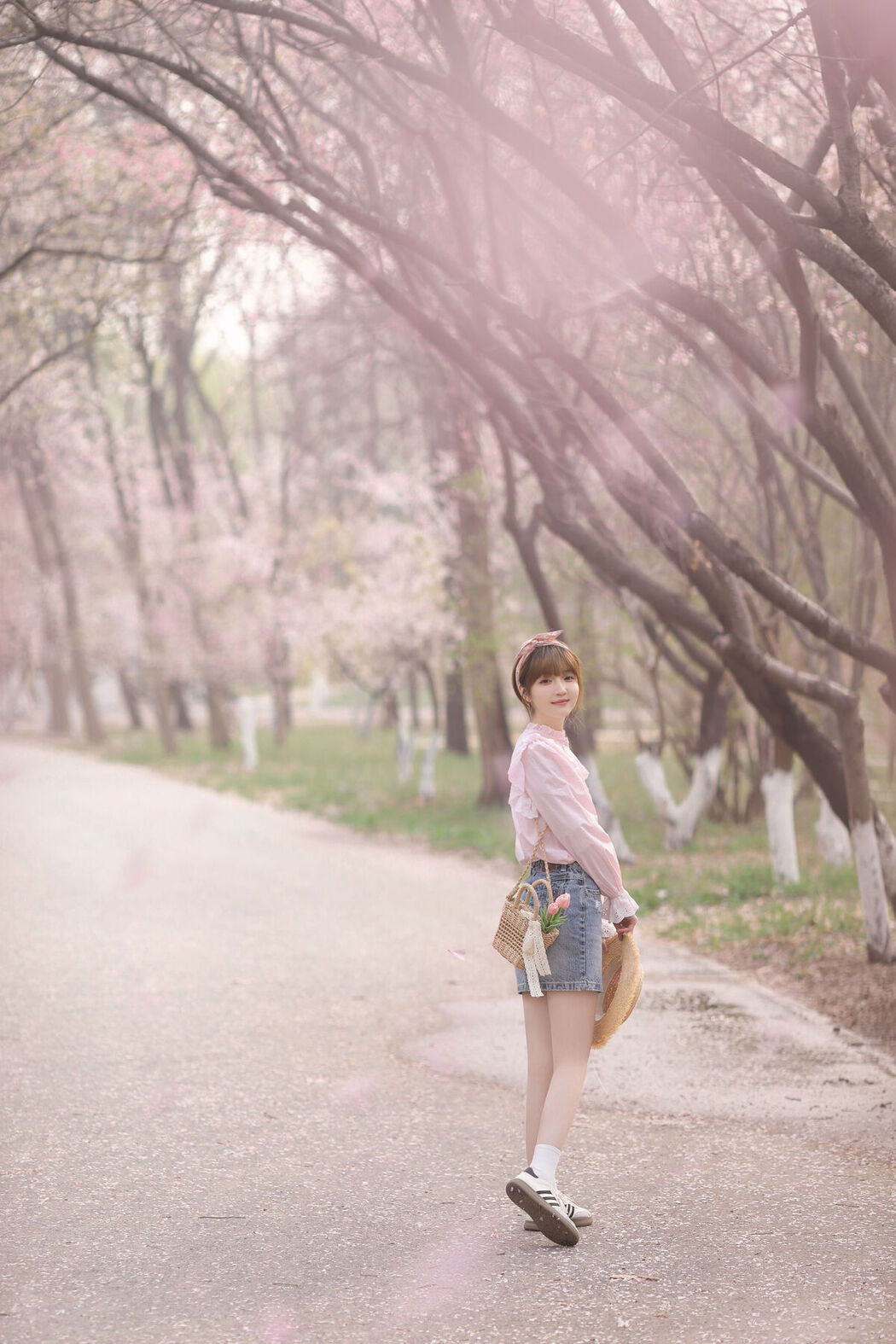 YiTuYu艺图语 Vol.6757 Jin Di Vivian