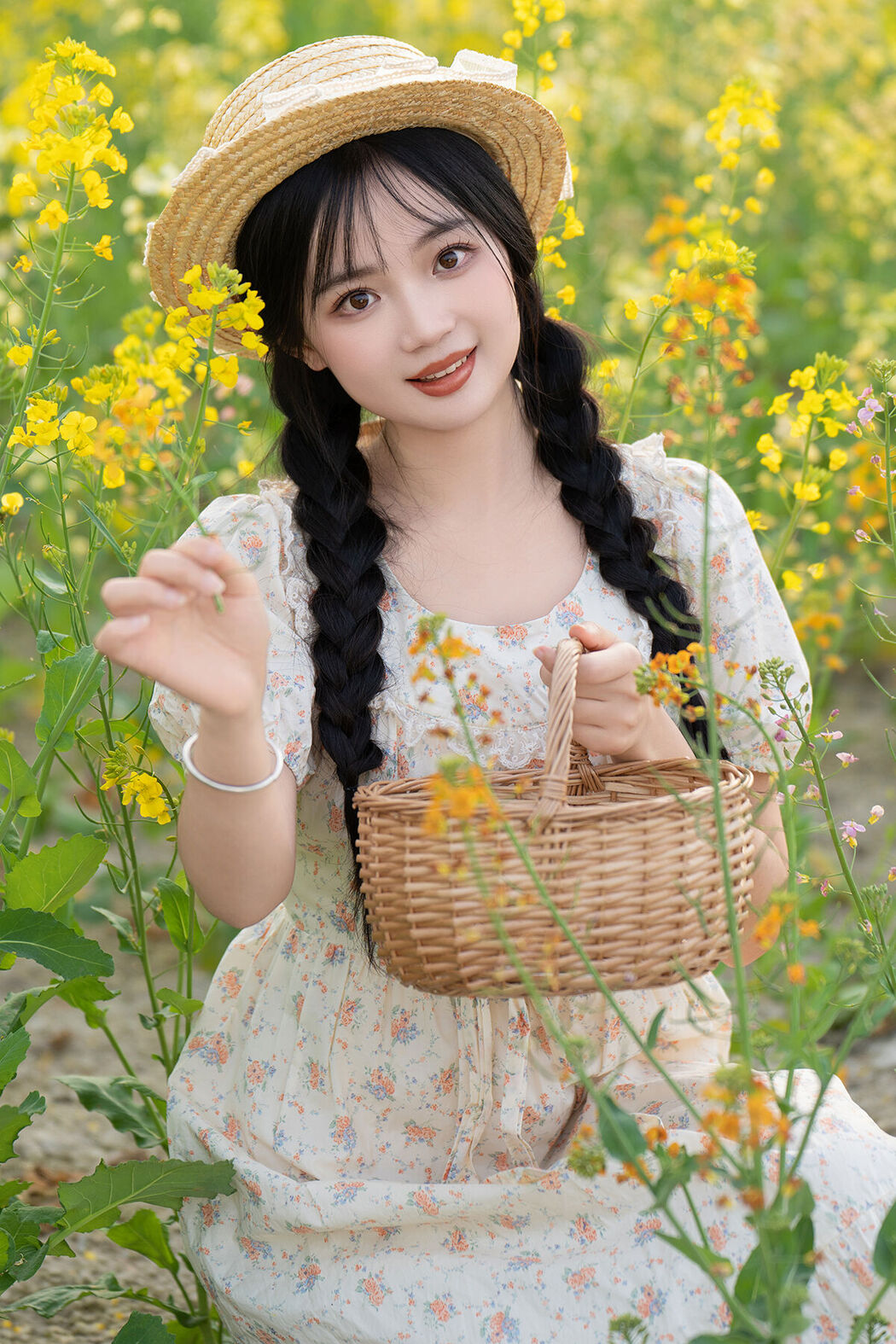 YiTuYu艺图语 Vol.6726 Xiao Ou O Cover Photo