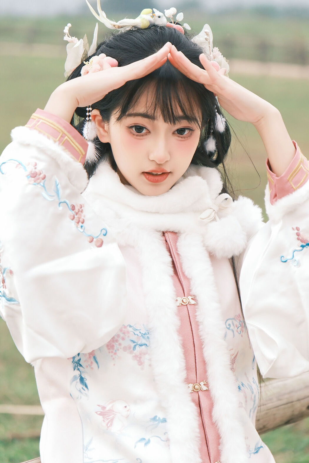 YiTuYu艺图语 Vol.6758 Er Liang Feng Yue Cover Photo
