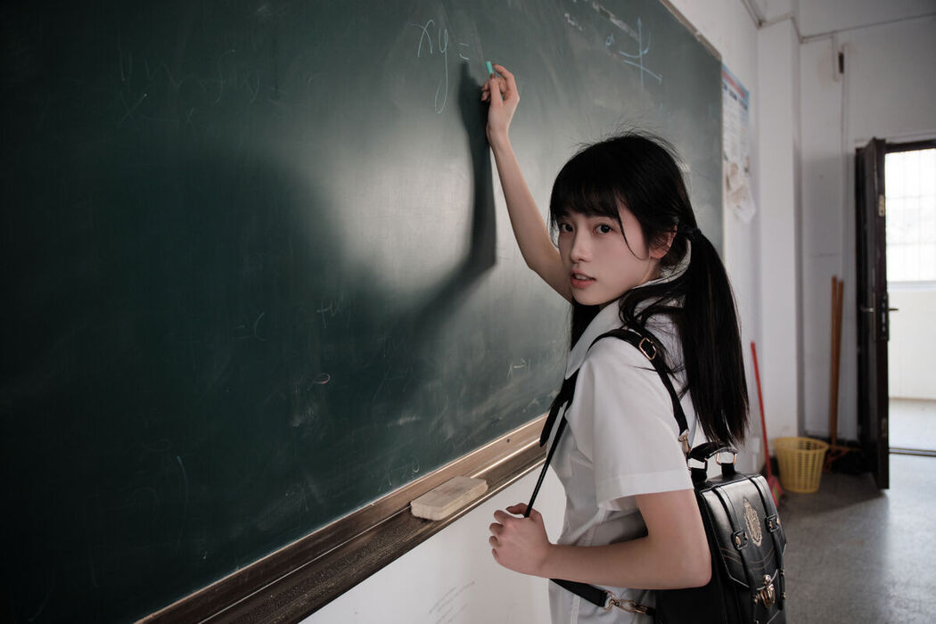 YiTuYu艺图语 Vol.6724 Xiao Song Ma Nai