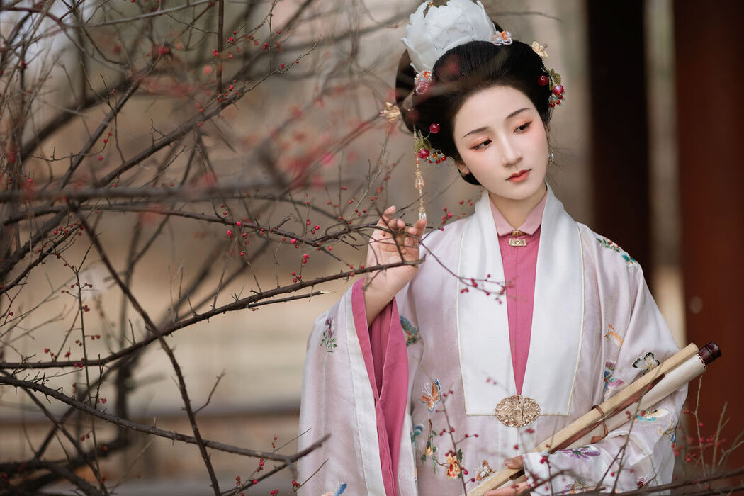 YiTuYu艺图语 Vol.6730 Zhi Yu Qian Deng