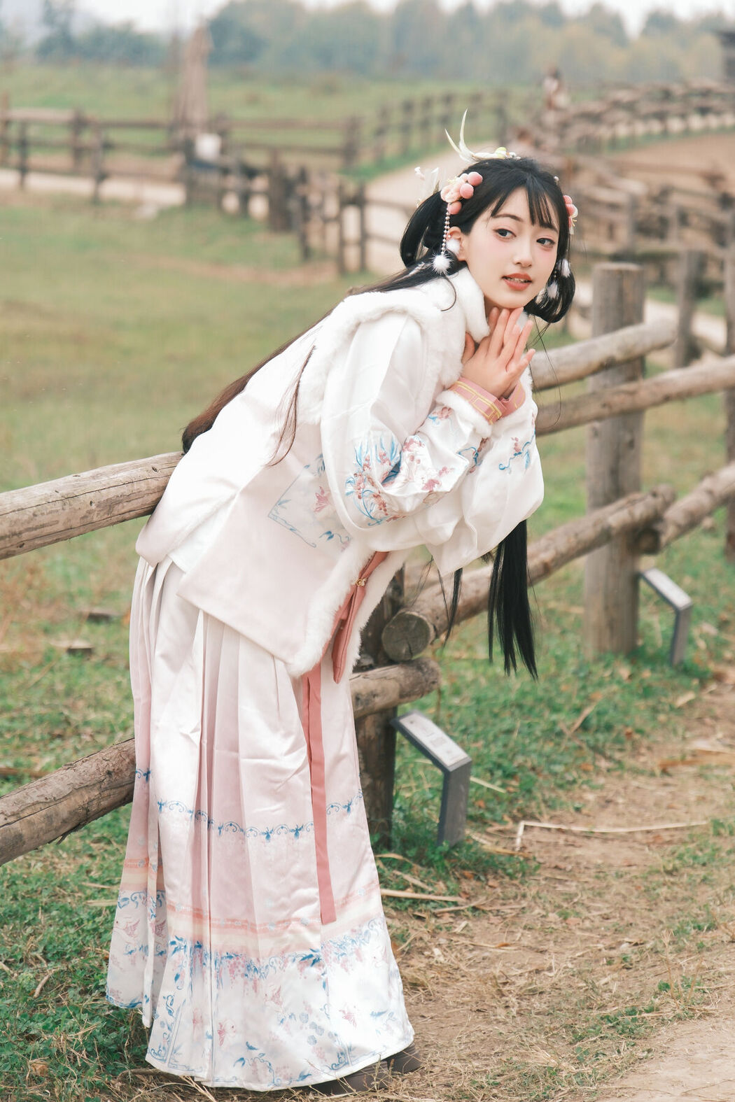 YiTuYu艺图语 Vol.6758 Er Liang Feng Yue