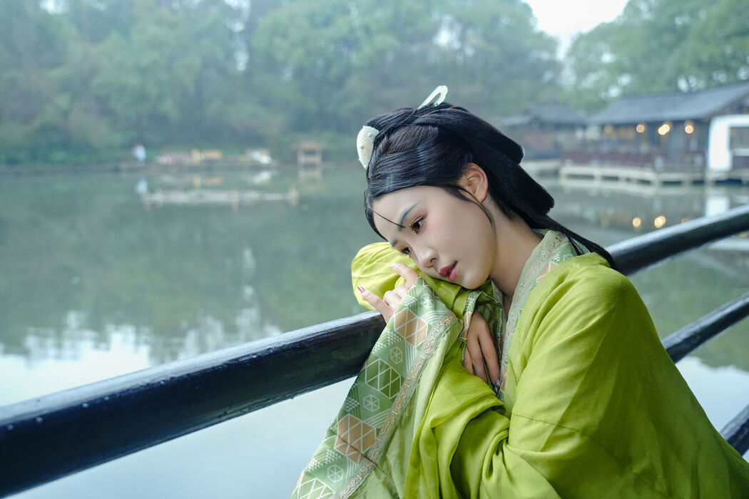 YiTuYu艺图语 Vol.6727 Shi Yue Bai Ya