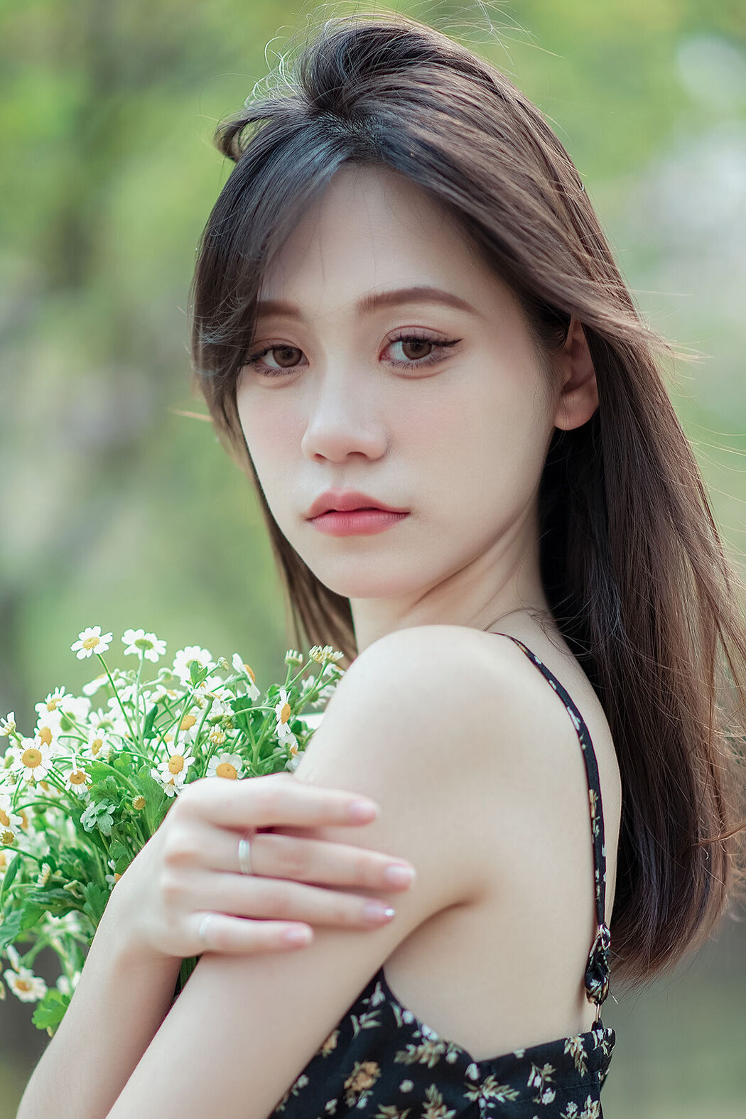 YiTuYu艺图语 Vol.6728 Pei Xin Cover Photo