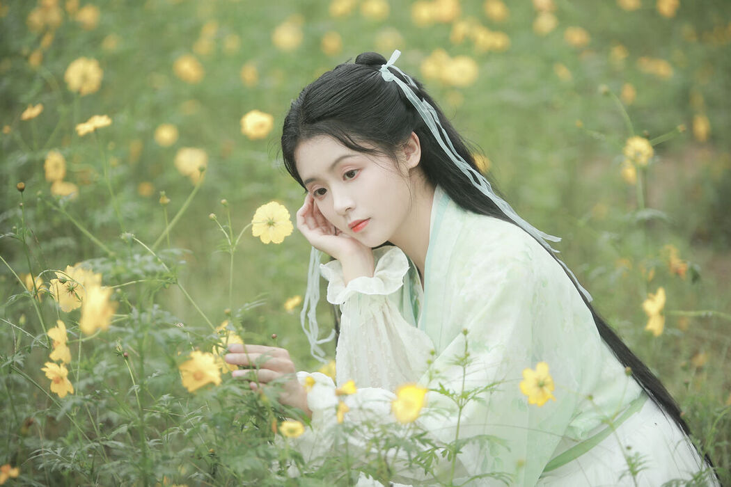 YiTuYu艺图语 Vol.6889 Yi Mi Liang Gao