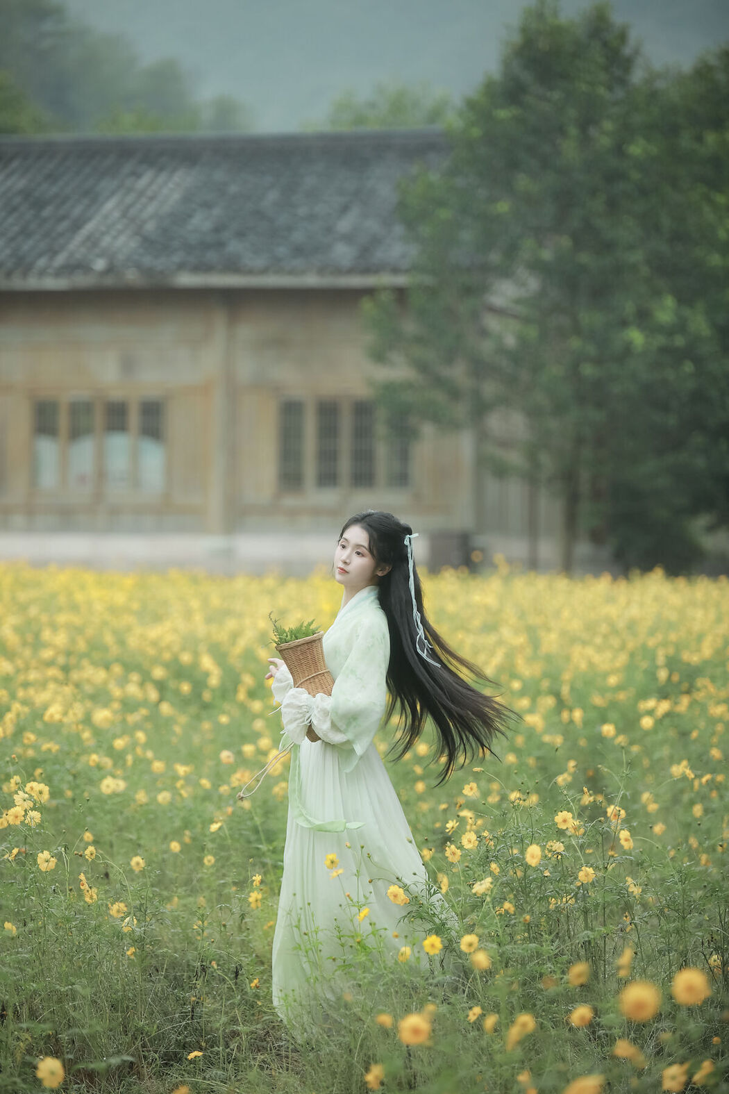 YiTuYu艺图语 Vol.6889 Yi Mi Liang Gao