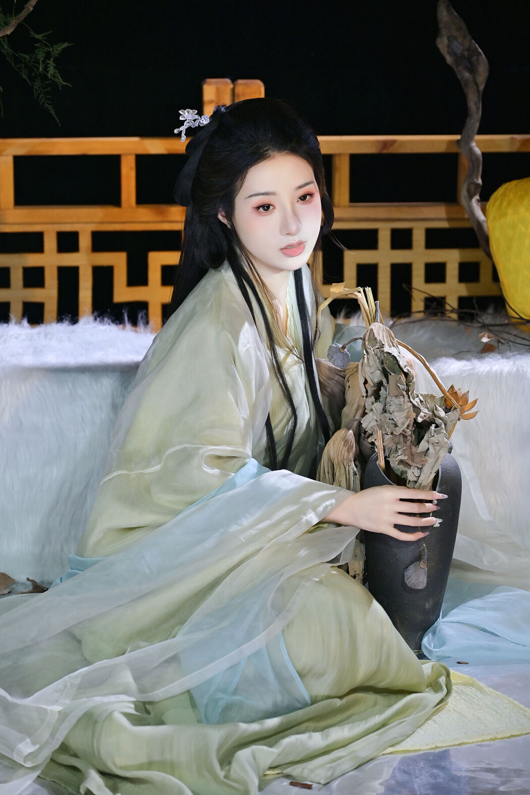 YiTuYu艺图语 Vol.6834 Ni De San San