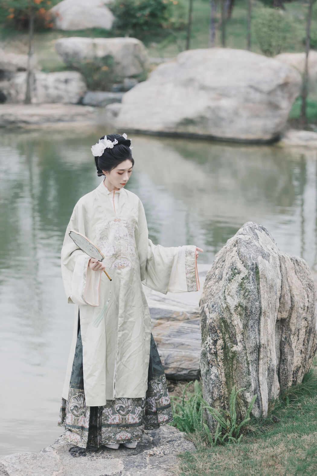 YiTuYu艺图语 Vol.6845 Yu Shao Yao Zao Shui