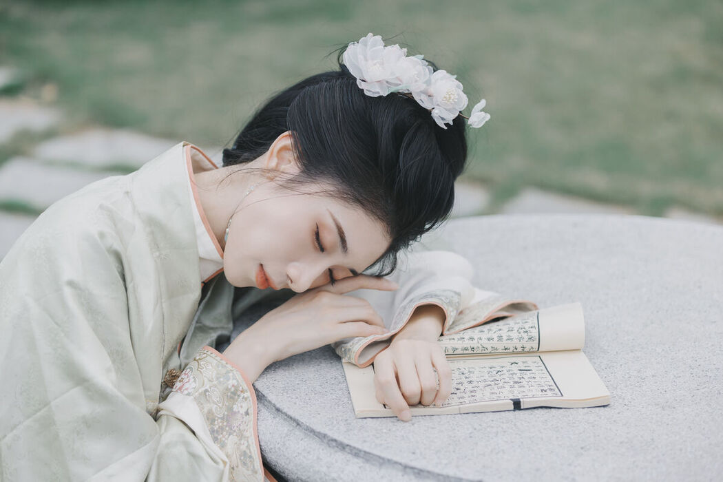 YiTuYu艺图语 Vol.6845 Yu Shao Yao Zao Shui