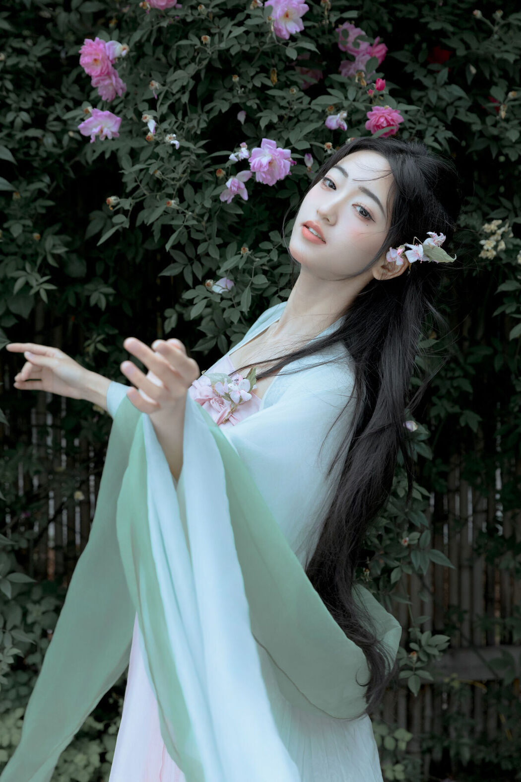 YiTuYu艺图语 Vol.6893 Leng Ku Wang Ye