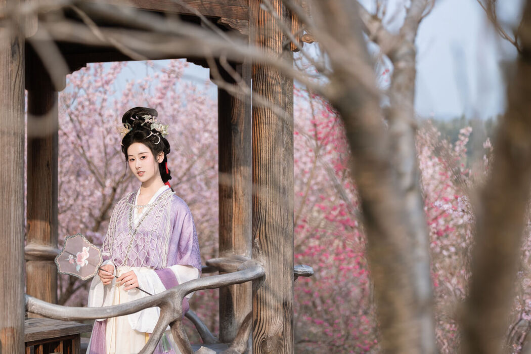 YiTuYu艺图语 Vol.6800 Ren Jian Yue-su Chen