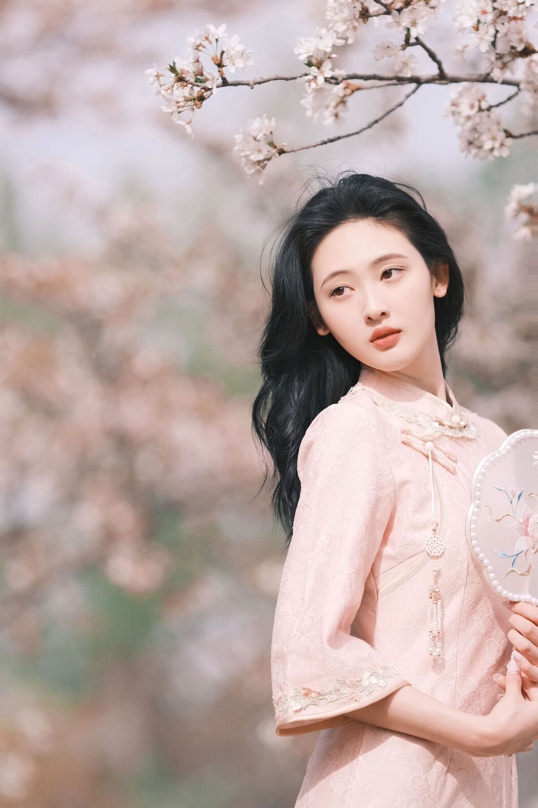 YiTuYu艺图语 Vol.6872 Wan Dou Que Ban Shao Nu