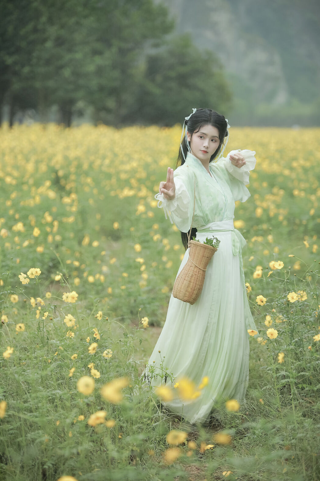 YiTuYu艺图语 Vol.6889 Yi Mi Liang Gao