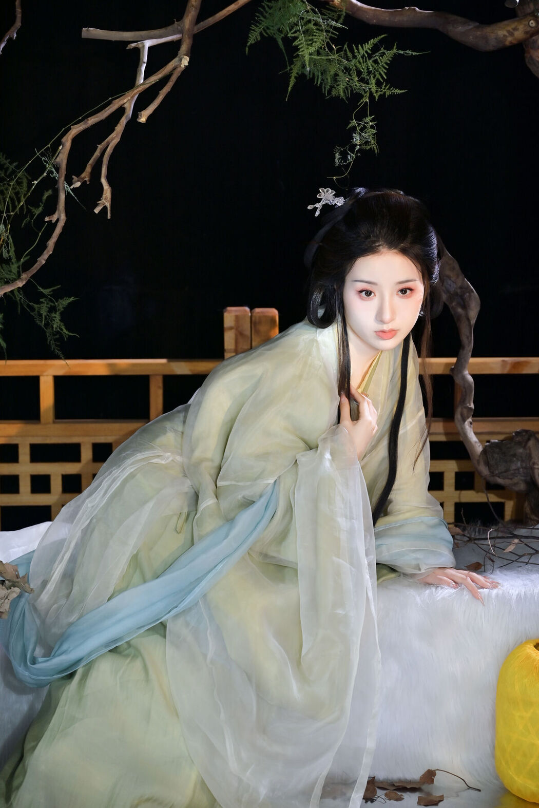 YiTuYu艺图语 Vol.6834 Ni De San San