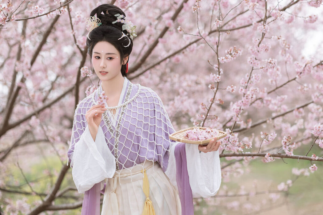 YiTuYu艺图语 Vol.6800 Ren Jian Yue-su Chen
