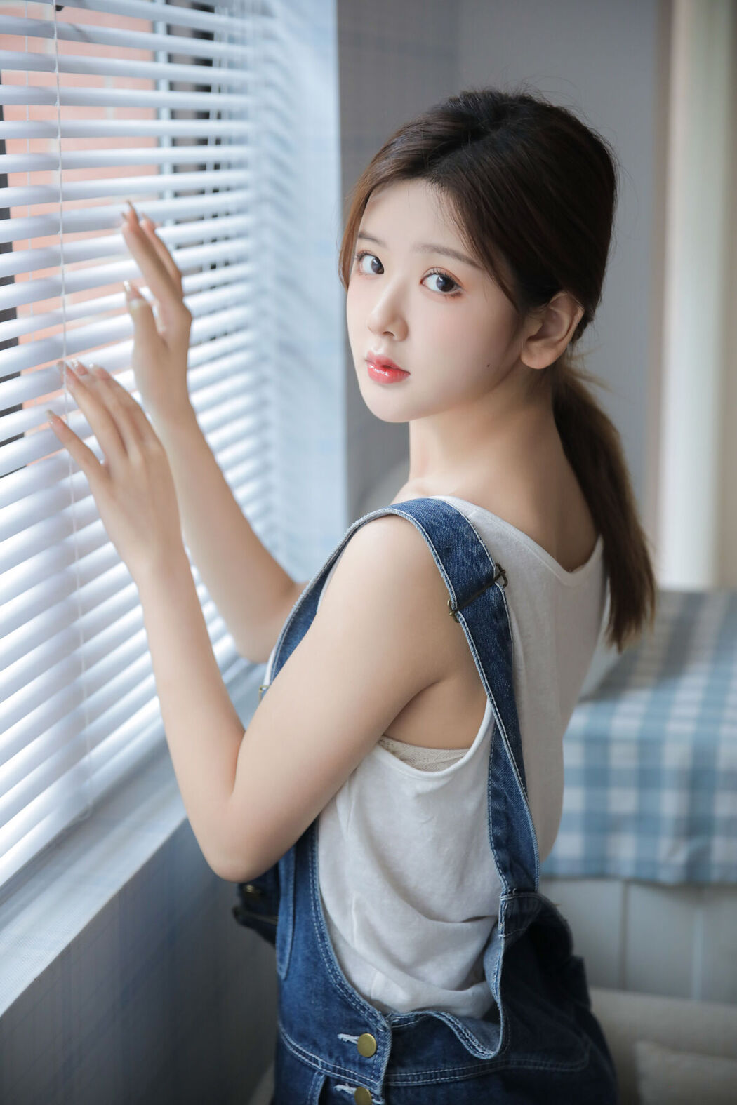 YiTuYu艺图语 Vol.6918 Shang Tou Wa Wa