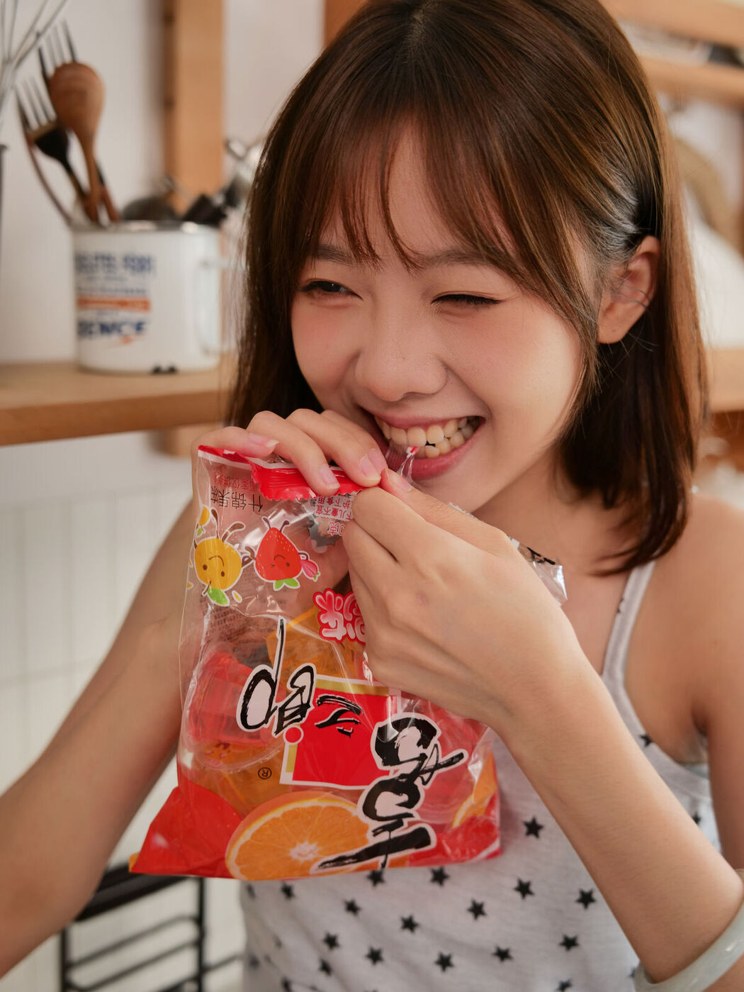 YiTuYu艺图语 Vol.6843 Nai Xiao Meng