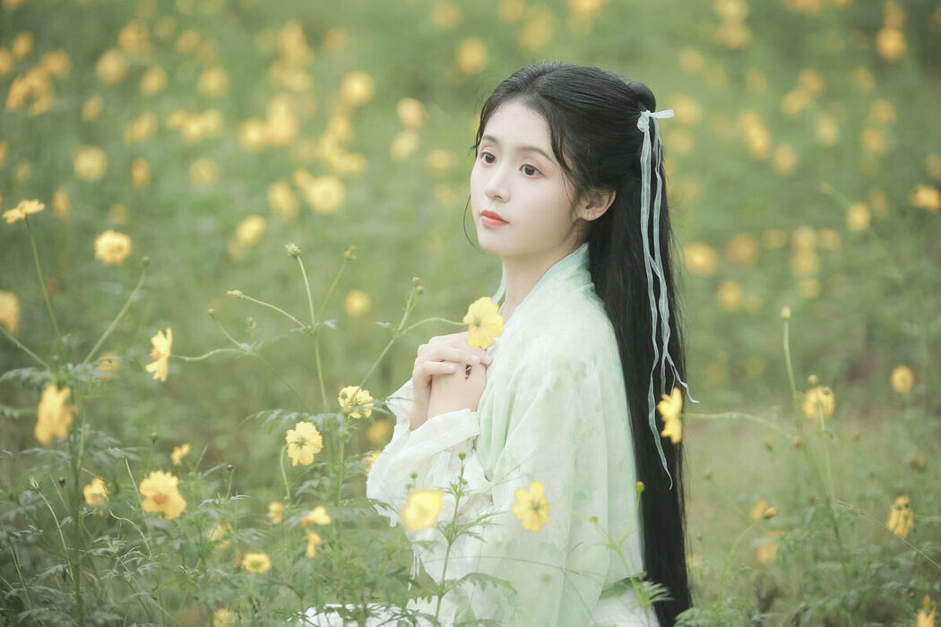 YiTuYu艺图语 Vol.6889 Yi Mi Liang Gao