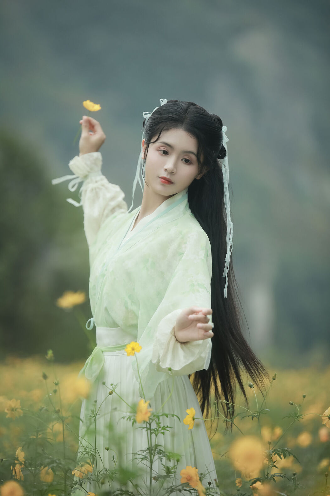 YiTuYu艺图语 Vol.6889 Yi Mi Liang Gao