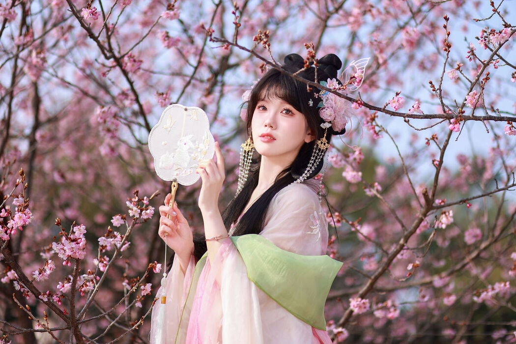 YiTuYu艺图语 Vol.6787 Cao Mei Xi Mi Lu
