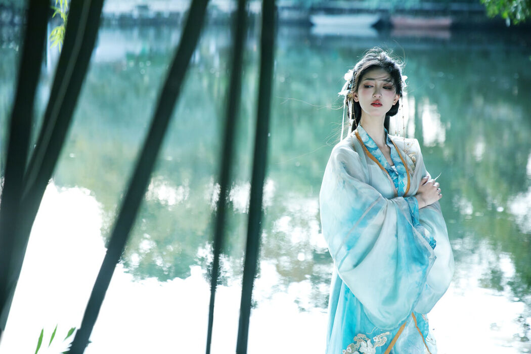 YiTuYu艺图语 Vol.6856 Er Liang Feng Yue