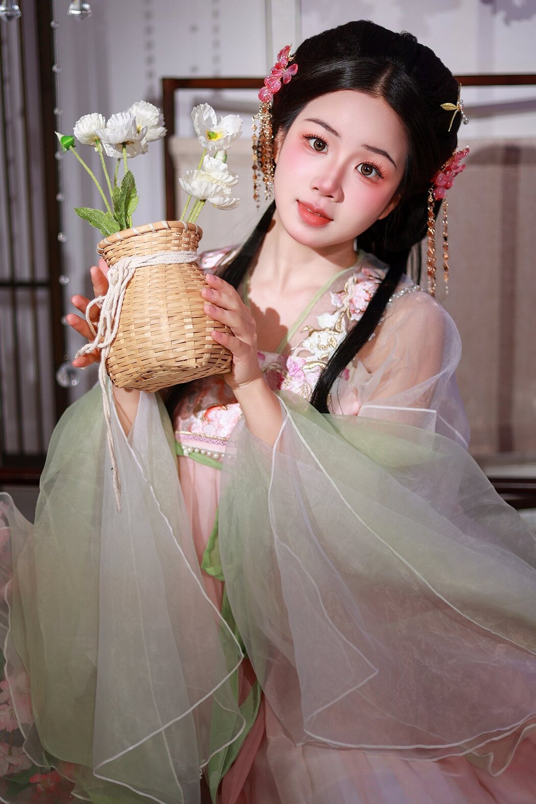 YiTuYu艺图语 Vol.6862 Xiao Du Tong Xue Cover Photo