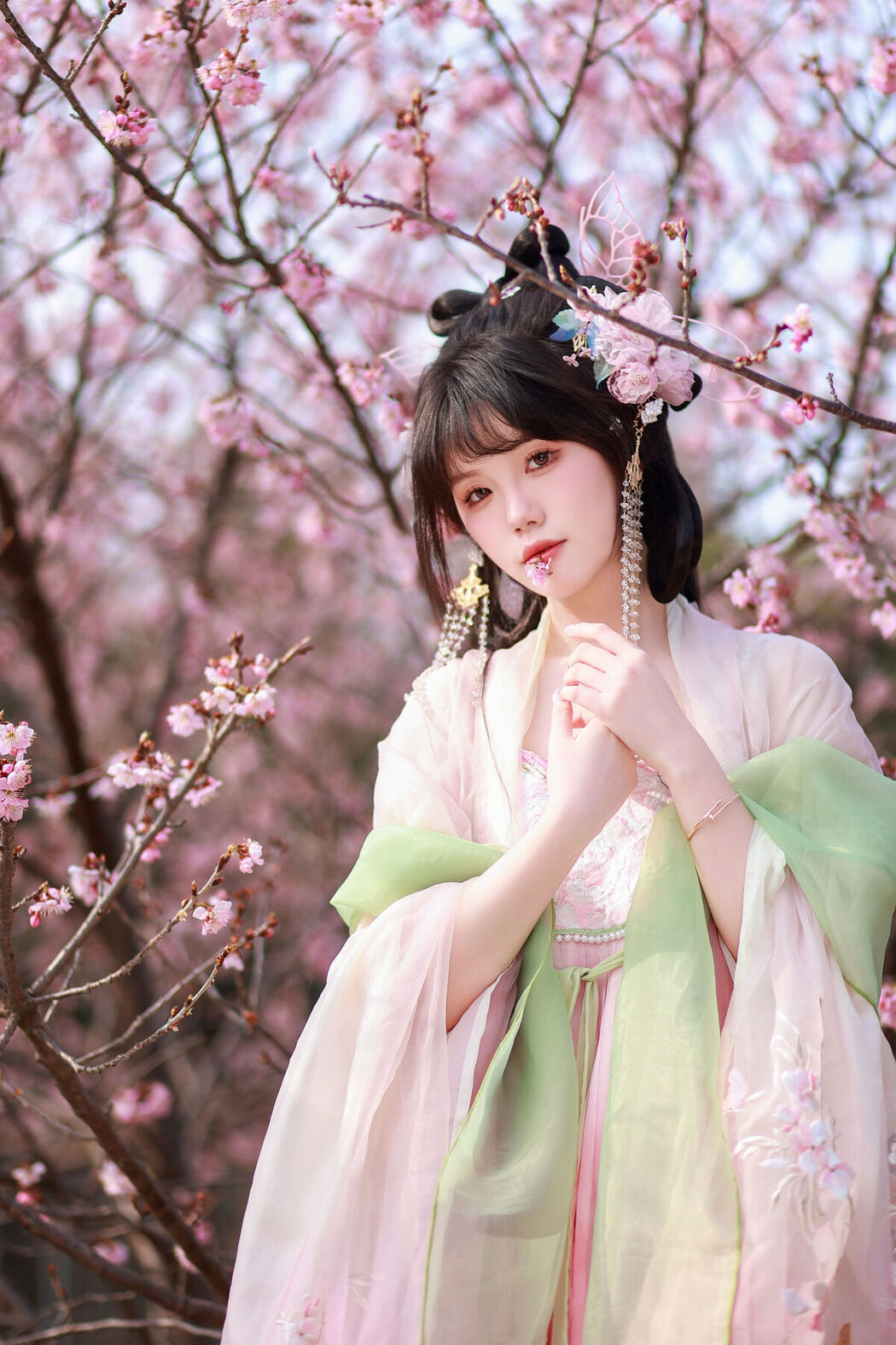 YiTuYu艺图语 Vol.6787 Cao Mei Xi Mi Lu