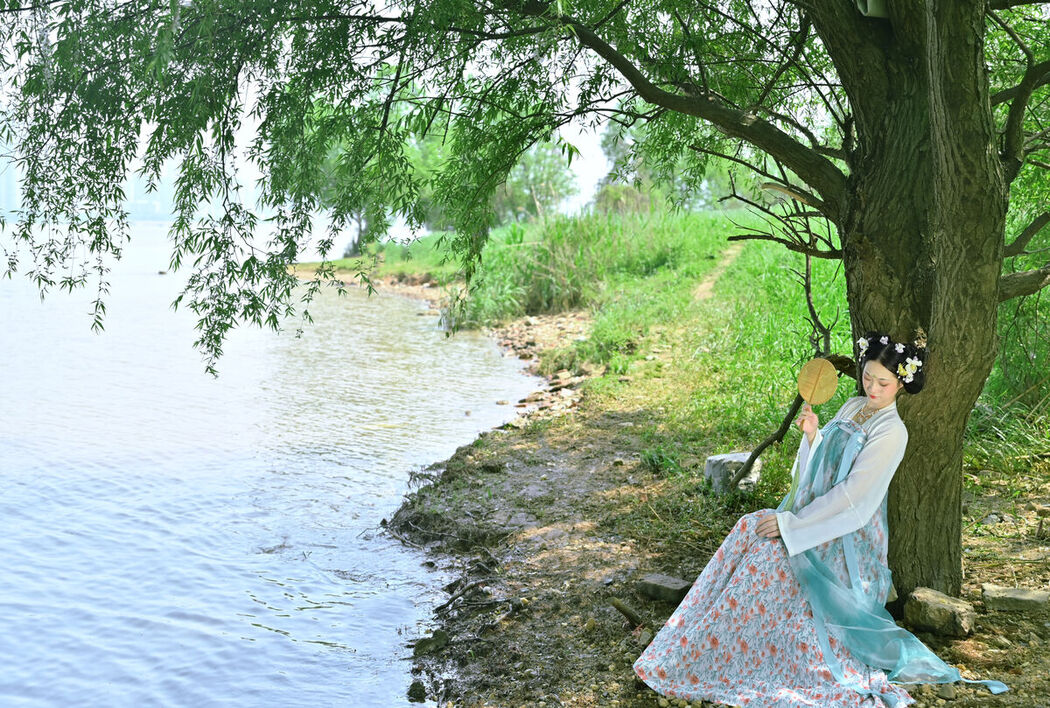 YiTuYu艺图语 Vol.6851 Nashi Tu Shiro