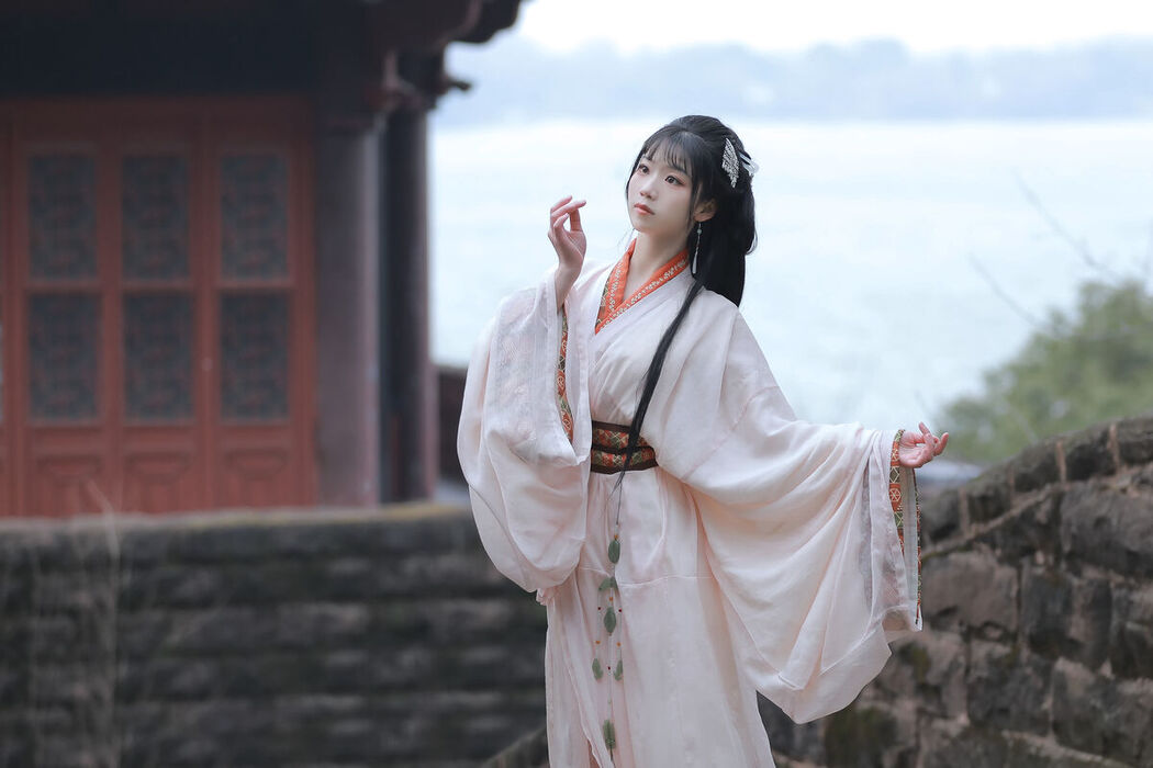 YiTuYu艺图语 Vol.6865 Zhou Zhou Ay