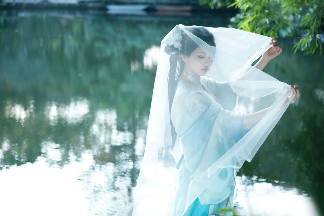 YiTuYu艺图语 Vol.6856 Er Liang Feng Yue