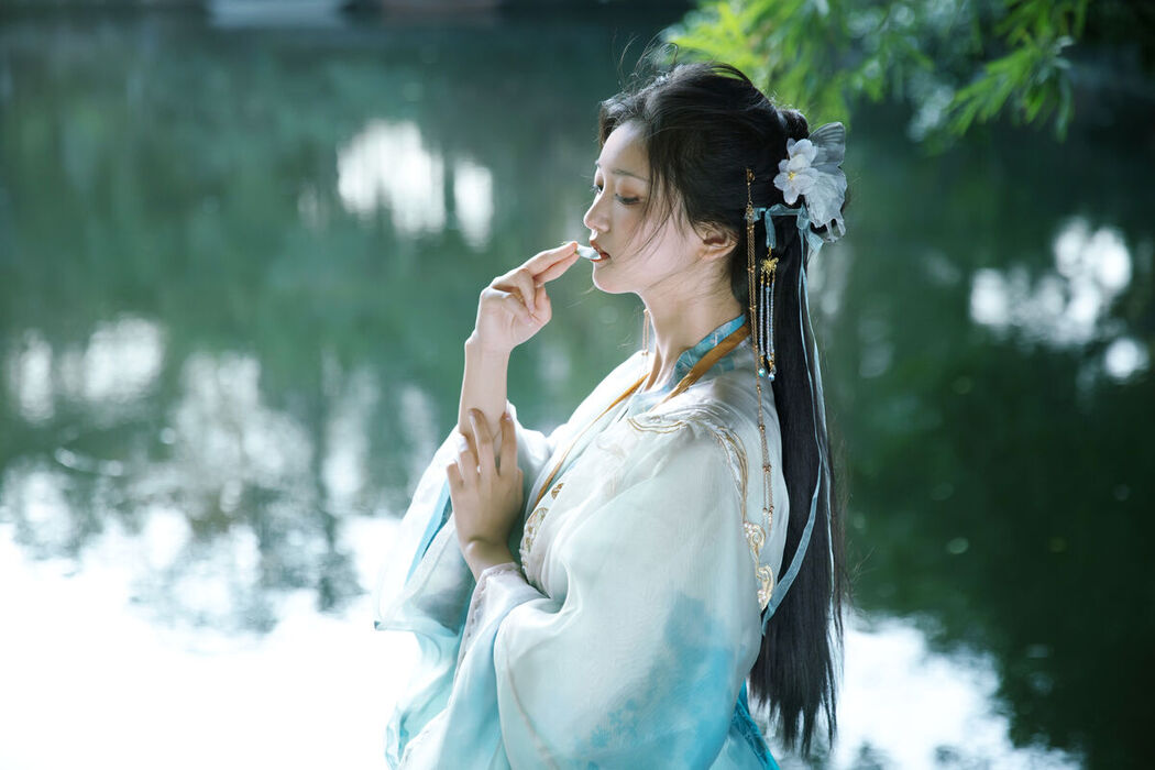 YiTuYu艺图语 Vol.6856 Er Liang Feng Yue