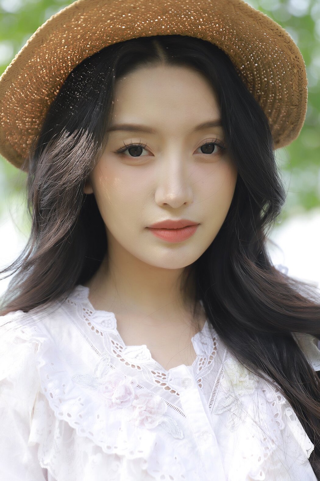 YiTuYu艺图语 Vol.6876 Jing Zi Jinns Cover Photo