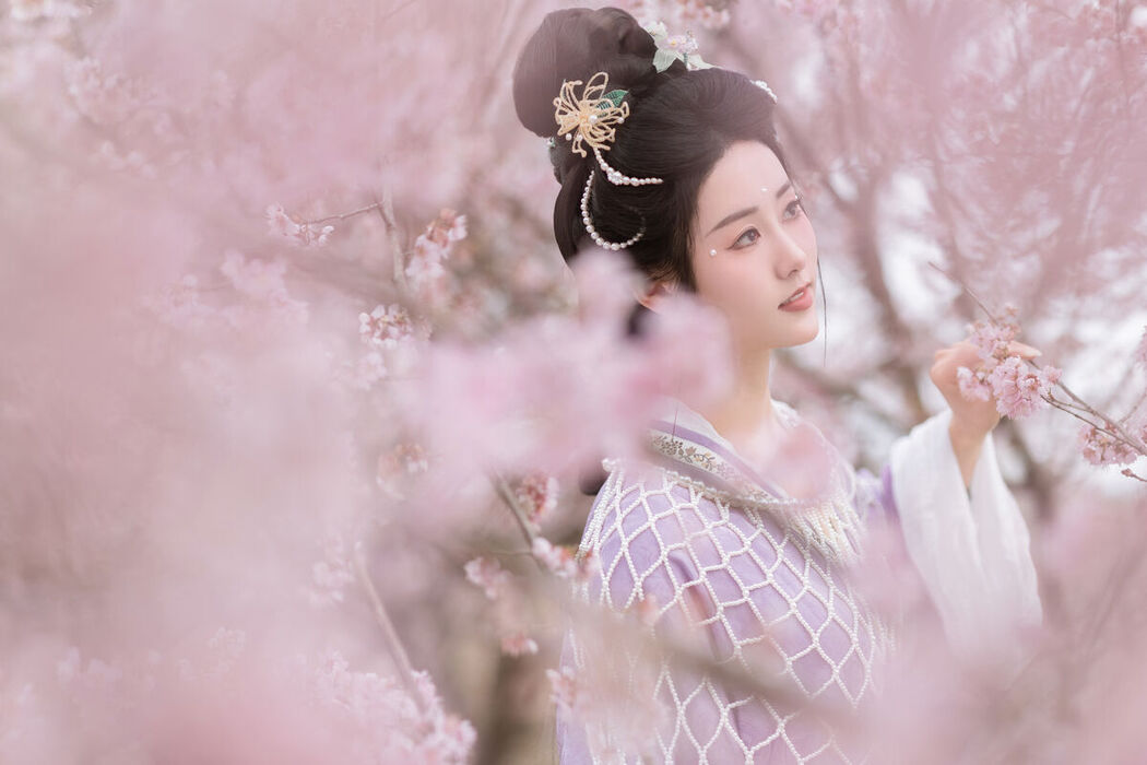 YiTuYu艺图语 Vol.6800 Ren Jian Yue-su Chen