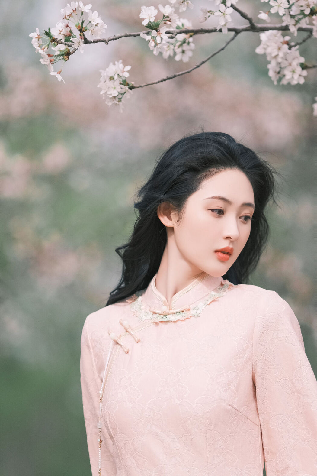 YiTuYu艺图语 Vol.6872 Wan Dou Que Ban Shao Nu