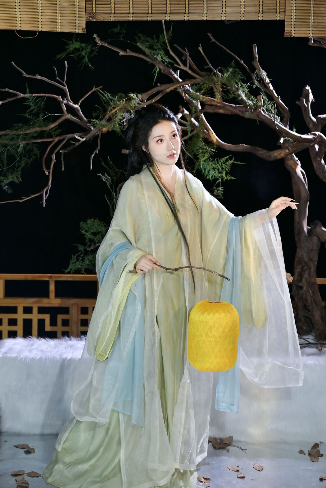 YiTuYu艺图语 Vol.6834 Ni De San San