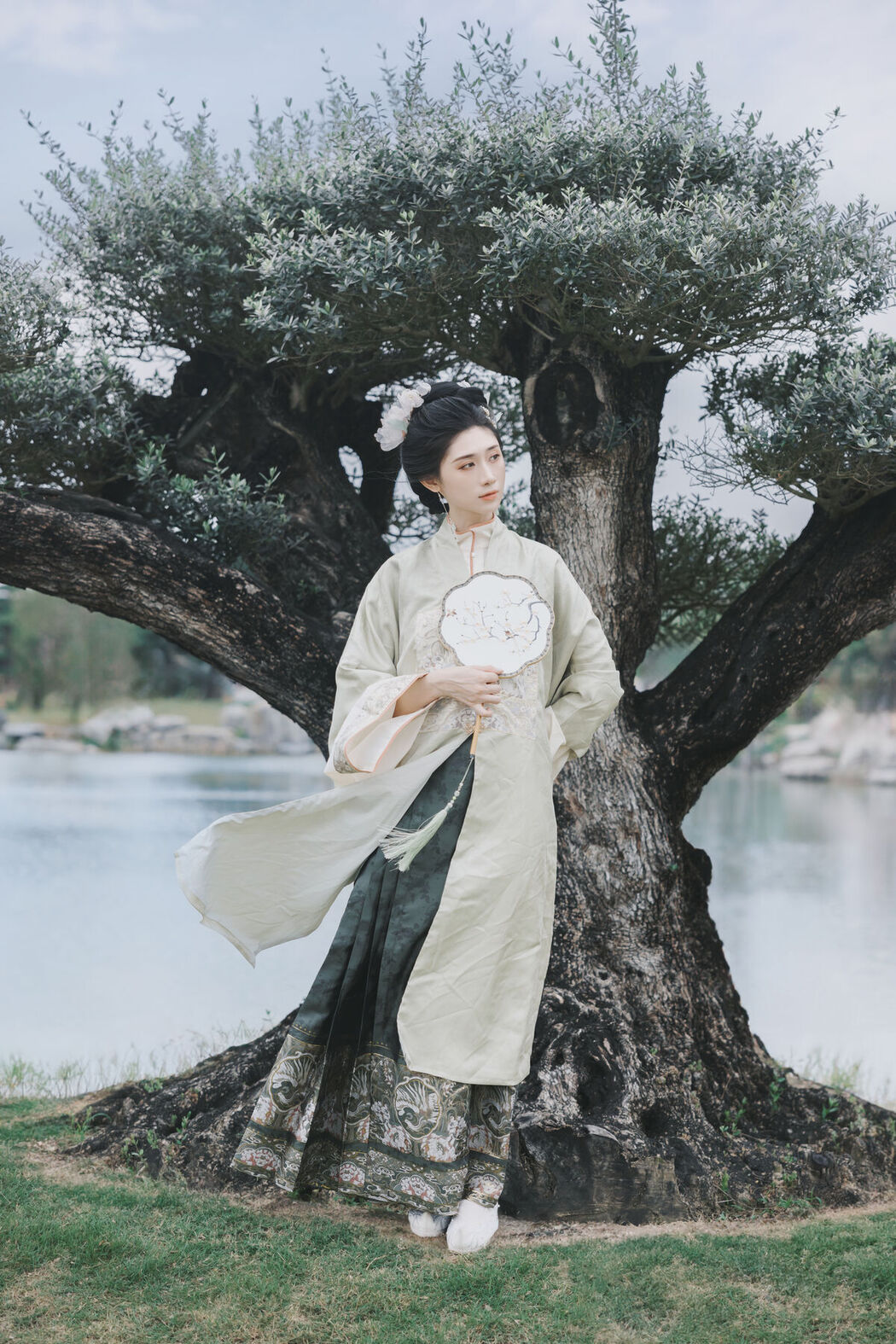 YiTuYu艺图语 Vol.6845 Yu Shao Yao Zao Shui